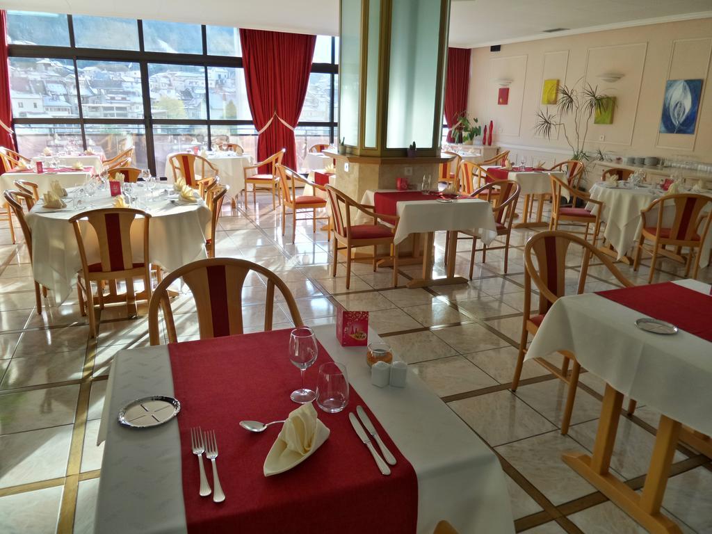 Jura Hotel Restaurant Le Panoramic Saint-Claude Buitenkant foto